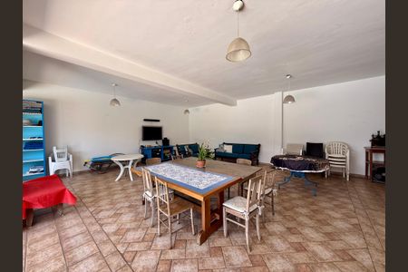 Casa à venda com 500m², 6 quartos e 6 vagas Casa à venda com 500m², 6 quartos e 6 vagasÁrea comum