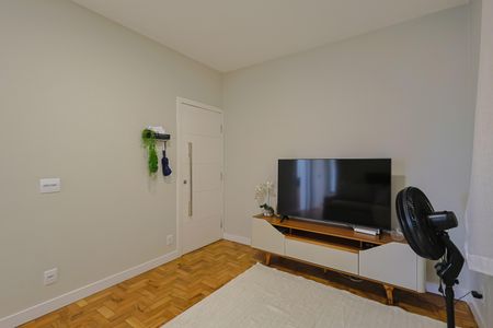 Sala de apartamento à venda com 2 quartos, 80m² em Horto, Belo Horizonte