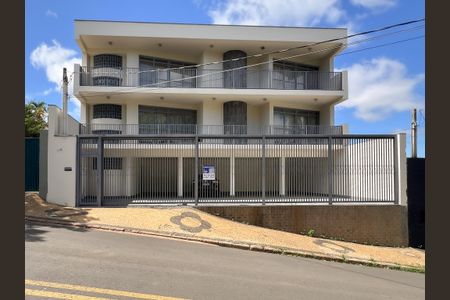 Casa para alugar com 350m², 4 quartos e 2 vagasFachada