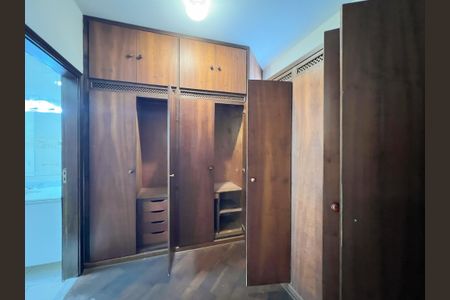 Casa para alugar com 350m², 4 quartos e 2 vagasCloset da Suíte 