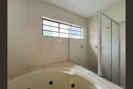 Casa para alugar com 350m², 4 quartos e 2 vagasBanheiro da Suíte