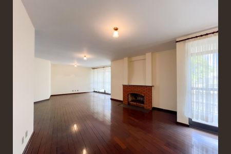 Casa para alugar com 350m², 4 quartos e 2 vagasSala