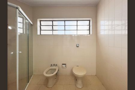 Casa para alugar com 350m², 4 quartos e 2 vagasBanheiro