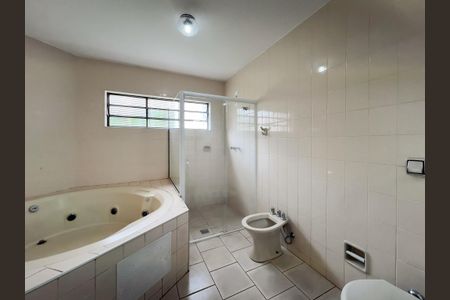 Casa para alugar com 350m², 4 quartos e 2 vagasBanheiro da Suíte