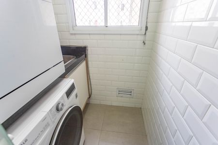 Apartamento à venda com 68m², 3 quartos e 1 vagaÁrea de serviço 