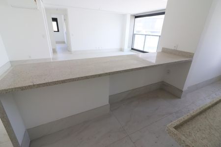 Apartamento à venda com 92m², 2 quartos e 2 vagasCozinha e Área de Serviço