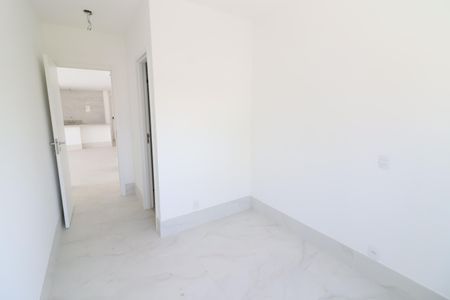 Apartamento à venda com 92m², 2 quartos e 2 vagasSuíte 2