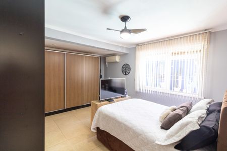 Casa à venda com 213m², 4 quartos e 5 vagas Casa à venda com 213m², 4 quartos e 5 vagasQuarto 1