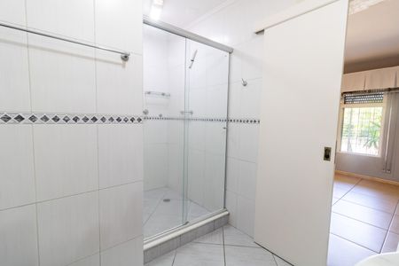 Casa à venda com 213m², 4 quartos e 5 vagas Casa à venda com 213m², 4 quartos e 5 vagasBanheiro da Suíte 1