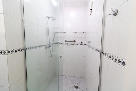 Casa à venda com 213m², 4 quartos e 5 vagas Casa à venda com 213m², 4 quartos e 5 vagasBanheiro da Suíte 1