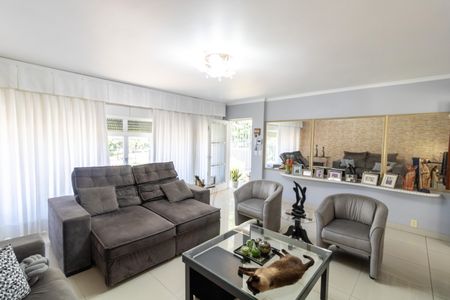 Sala de casa à venda com 4 quartos, 213m² em Cristal, Porto Alegre