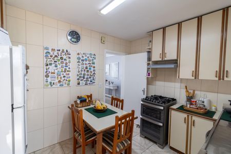 Casa à venda com 213m², 4 quartos e 5 vagas Casa à venda com 213m², 4 quartos e 5 vagasCozinha