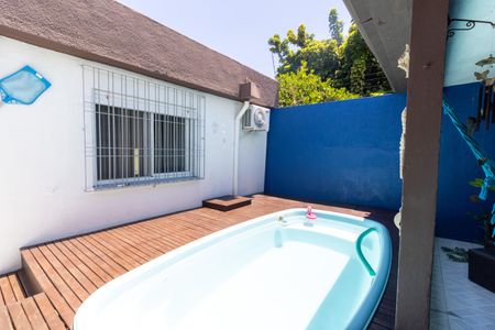 Casa à venda com 213m², 4 quartos e 5 vagas Casa à venda com 213m², 4 quartos e 5 vagasPiscina