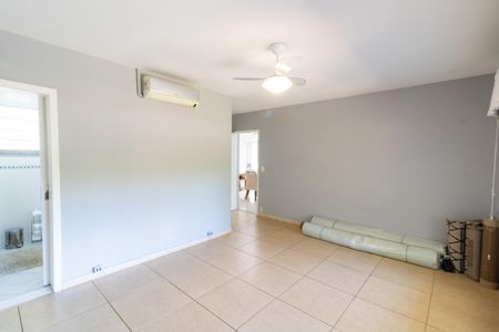 Casa à venda com 213m², 4 quartos e 5 vagas Casa à venda com 213m², 4 quartos e 5 vagasSuíte 1