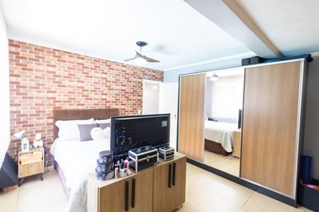 Casa à venda com 213m², 4 quartos e 5 vagas Casa à venda com 213m², 4 quartos e 5 vagasQuarto 1