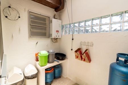 Casa à venda com 213m², 4 quartos e 5 vagas Casa à venda com 213m², 4 quartos e 5 vagasÁrea de Serviço