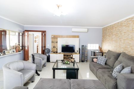 Casa à venda com 213m², 4 quartos e 5 vagas Casa à venda com 213m², 4 quartos e 5 vagasSala