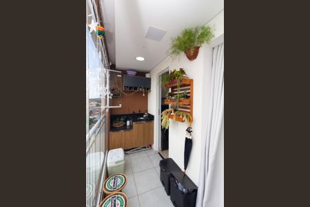 Sacada de apartamento à venda com 2 quartos, 47m² em Vila Carmosina, São Paulo