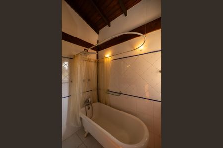 Casa de condomínio para alugar com 800m², 4 quartos e sem vagaBanheiro suite 1