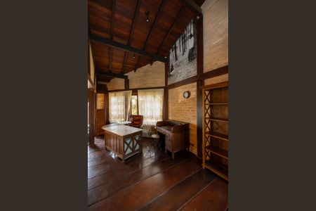 Casa de condomínio para alugar com 800m², 4 quartos e sem vagaEscritório