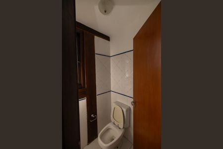 Casa de condomínio para alugar com 800m², 4 quartos e sem vagaBanheiro suite 1