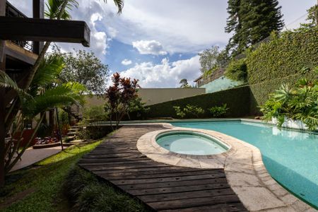 Casa de condomínio para alugar com 800m², 4 quartos e sem vagaQuintal