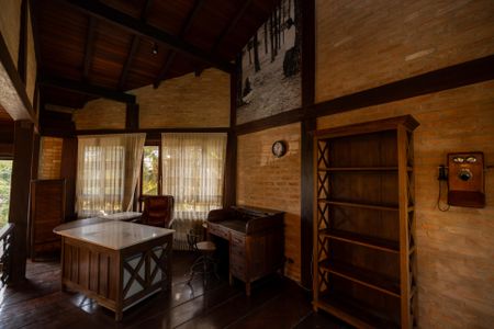 Casa de condomínio para alugar com 800m², 4 quartos e sem vagaEscritório