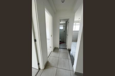  Corredor de apartamento para alugar com 2 quartos, 47m² em Parque Sarapuí, Duque de Caxias