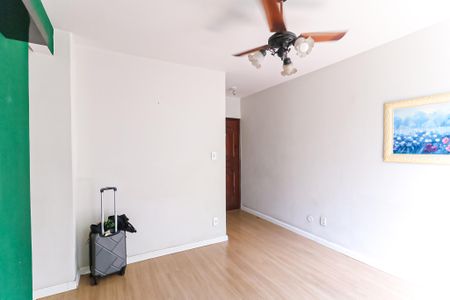 Sala de apartamento para alugar com 3 quartos, 80m² em Pilares, Rio de Janeiro