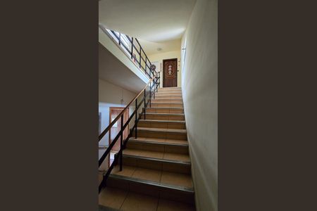 Apartamento para alugar com 80m², 3 quartos e sem vagaEscada