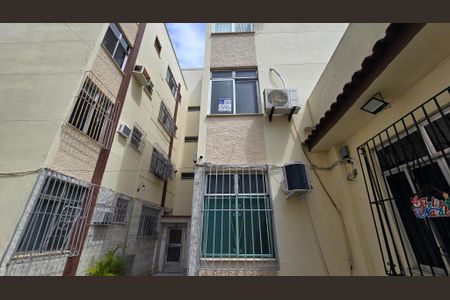 Apartamento para alugar com 80m², 3 quartos e sem vagaFachada do bloco com placa