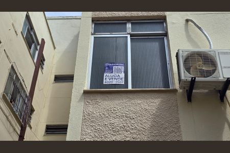 Apartamento para alugar com 80m², 3 quartos e sem vagaFachada do bloco com placa