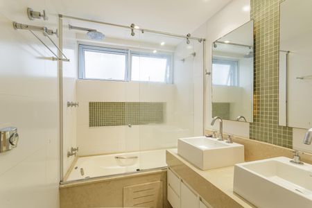 Apartamento para alugar com 150m², 3 quartos e 2 vagasBanheiro da Suíte