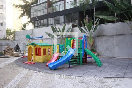 Apartamento para alugar com 150m², 3 quartos e 2 vagasÁrea comum - Playground