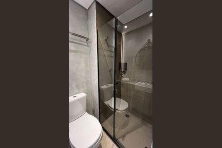 Banheiro de apartamento para alugar com 1 quarto, 27m² em Moema, São Paulo
