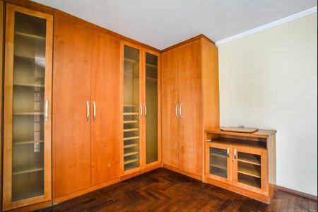 Casa à venda com 220m², 3 quartos e 4 vagasQuarto Suíte