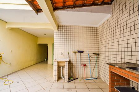 Casa à venda com 220m², 3 quartos e 4 vagasÁrea de Serviço