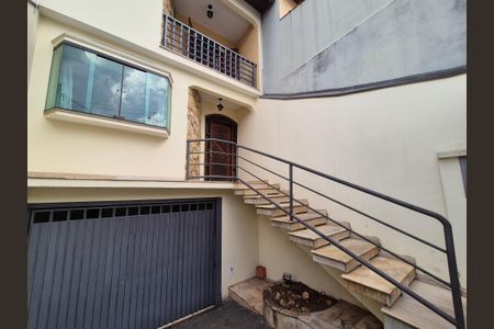 Casa à venda com 220m², 3 quartos e 4 vagasEntrada