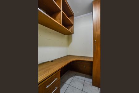 Casa à venda com 220m², 3 quartos e 4 vagasQuarto de Serviço