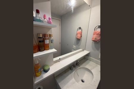 Apartamento à venda com 100m², 2 quartos e 3 vagasBanheiro do Quarto 2