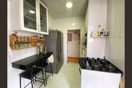 Apartamento à venda com 116m², 4 quartos e sem vagaCozinha e Área de Serviço