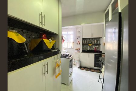 Apartamento à venda com 116m², 4 quartos e sem vagaCozinha e Área de Serviço