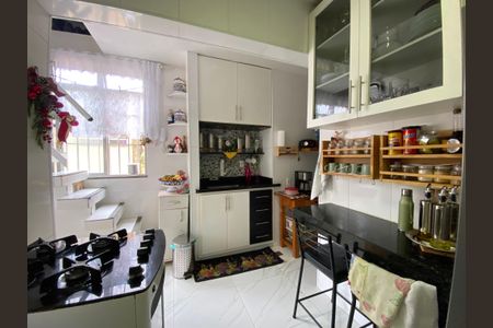 Apartamento à venda com 116m², 4 quartos e sem vagaCozinha e Área de Serviço