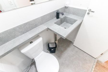 Banheiro de apartamento para alugar com 2 quartos, 43m² em Jardim Helga, São Paulo