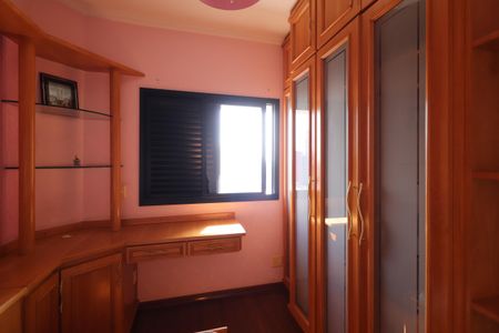 Apartamento à venda com 104m², 3 quartos e 2 vagasQuarto 3