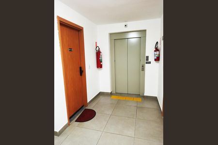 Apartamento para alugar com 60m², 2 quartos e 1 vagaHall Elevador