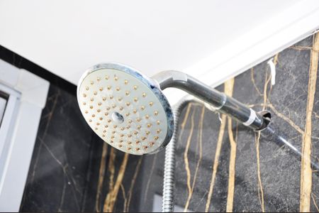 Apartamento para alugar com 60m², 2 quartos e 1 vagaDetalhe - Banheiro Social