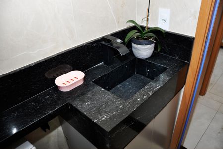 Apartamento para alugar com 60m², 2 quartos e 1 vagaDetalhe - Banheiro Social