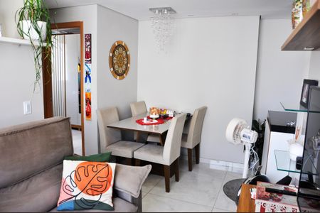 Detalhe - Sala e Sala de Jantar de apartamento para alugar com 2 quartos, 55m² em Jardim Iris, São Paulo
