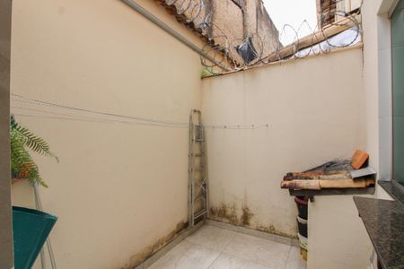 Casa de condomínio à venda com 140m², 3 quartos e 4 vagasÁrea de Serviço